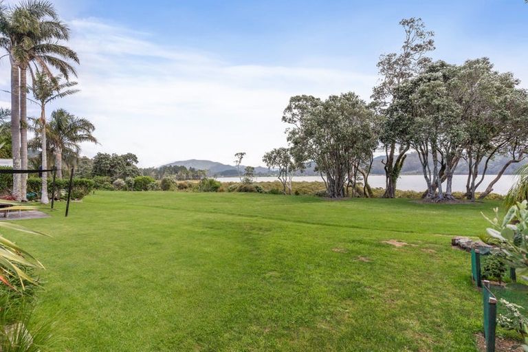 Photo of property in 65 Tangiteroria Lane, Pauanui, Hikuai, 3579