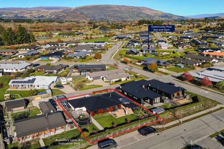 Photo of property in 73 Frye Crescent, Albert Town, Wanaka, 9305
