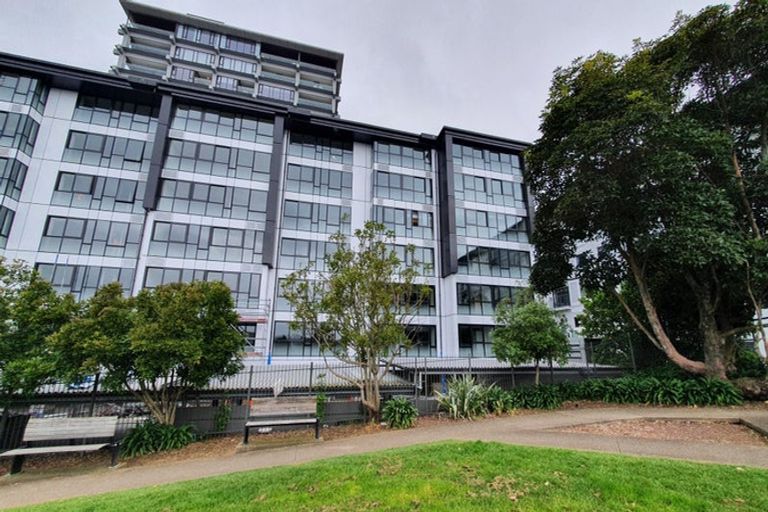 Photo of property in Luna Apartments, 1n/16 Burton Street, Grafton, Auckland, 1010
