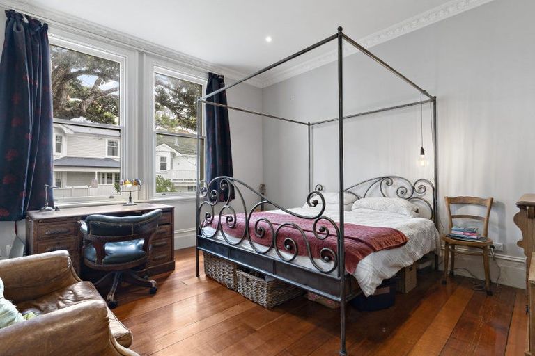 Photo of property in 49 Hawker Street, Mount Victoria, Wellington, 6011