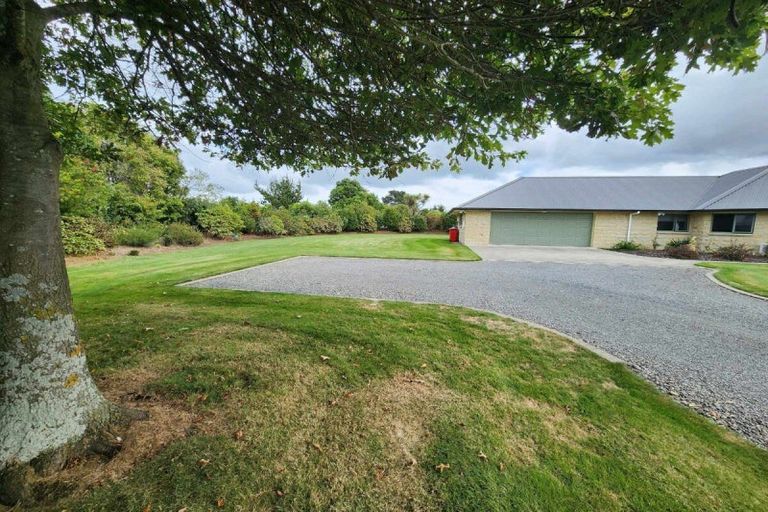 Photo of property in 28 Waipuna Grove, Levin, 5571