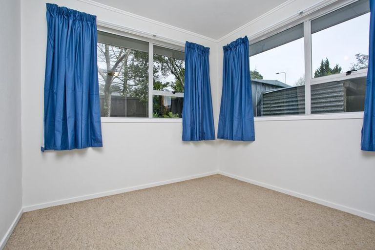 Photo of property in 15 Sequoia Place, Sunnynook, Auckland, 0620