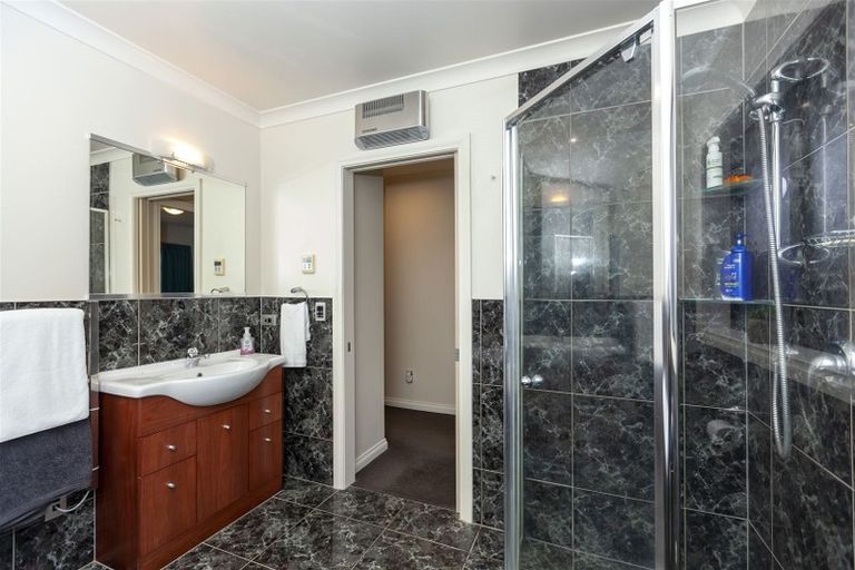 Photo of property in 4 Consort Close, Paraparaumu Beach, Paraparaumu, 5032