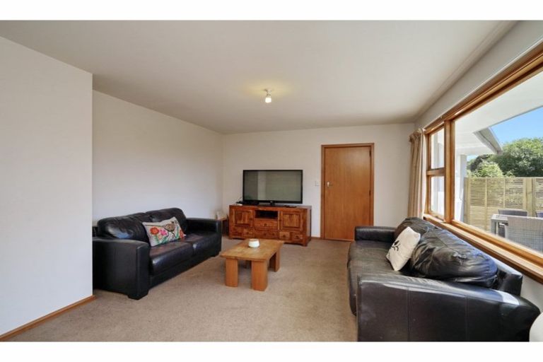 Photo of property in 80 Avonhead Road, Avonhead, Christchurch, 8042