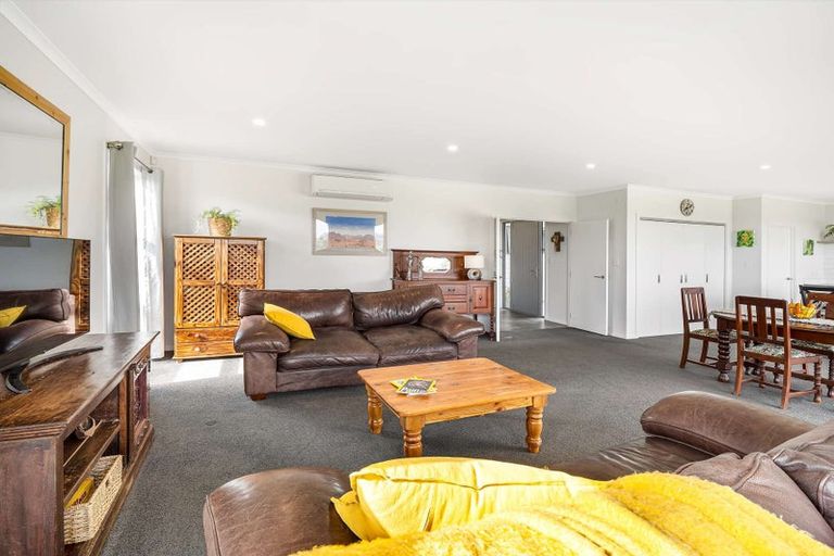 Photo of property in 34 Varsity Heights, Fitzherbert, Palmerston North, 4410