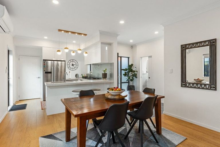 Photo of property in 49c Titirangi Road, New Lynn, Auckland, 0600