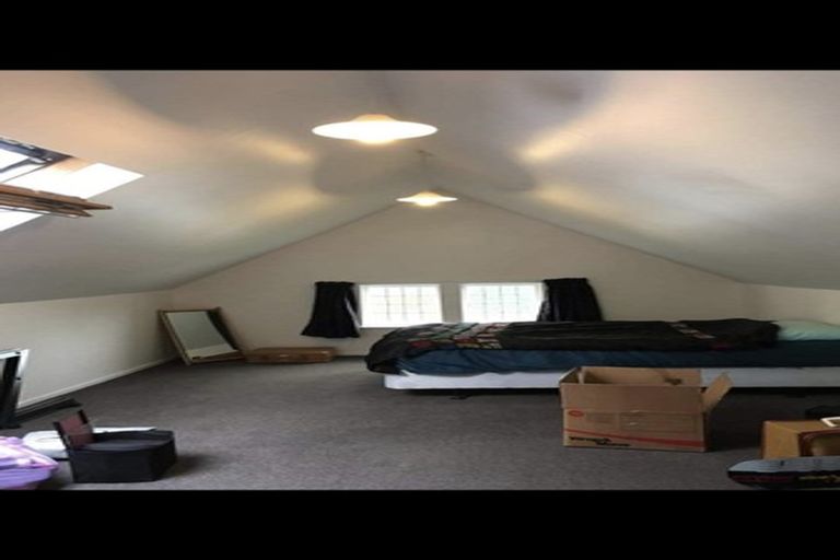 Photo of property in 1/11 Crieff Street, Northland, Wellington, 6012