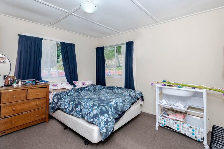 Photo of property in 292 Main Road, Tawa, Wellington, 5028