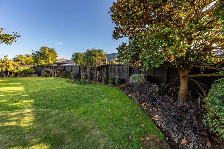 Photo of property in 15 Riverwood Boulevard, Redwood, Christchurch, 8051