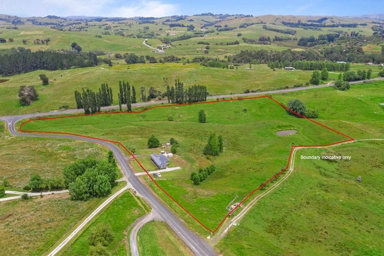 Photo of property in 1542 State Highway 12, Paparoa, Maungaturoto, 0583