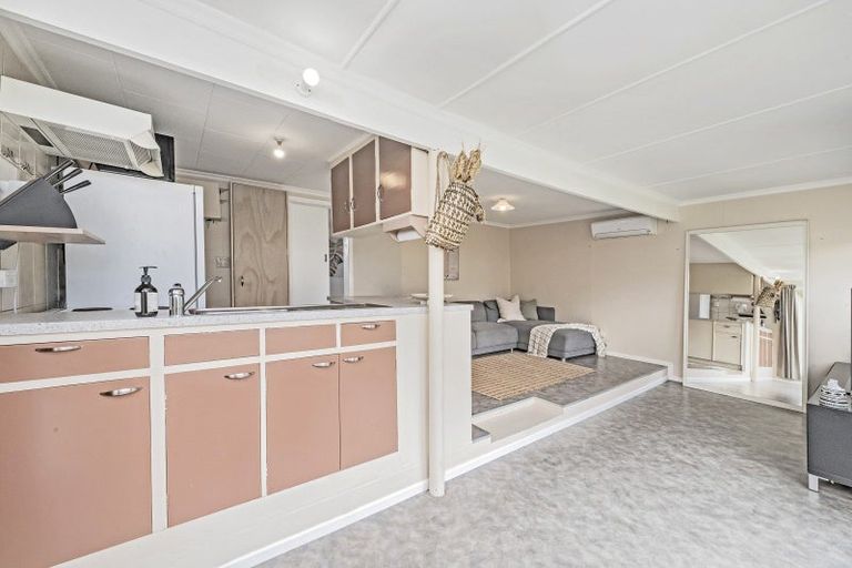 Photo of property in 29 Reserve Road, Waikuku Beach, 7473