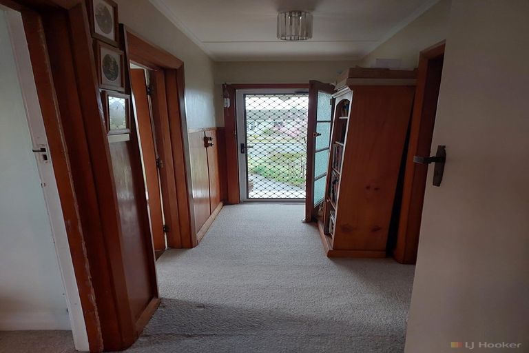 Photo of property in 8 Moorhouse Street, Waimate, 7924