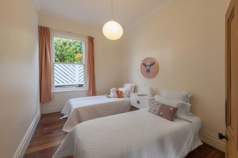Photo of property in 50 Central Terrace, Kelburn, Wellington, 6012