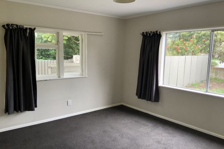 Photo of property in 100 Main Road, Waikanae, 5036