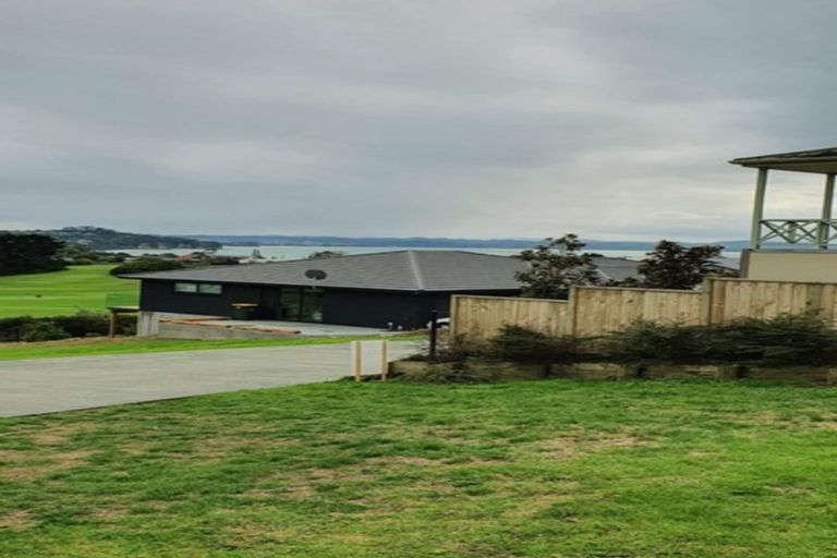 Photo of property in 2 Waititiro Rise, Stanmore Bay, Whangaparaoa, 0932