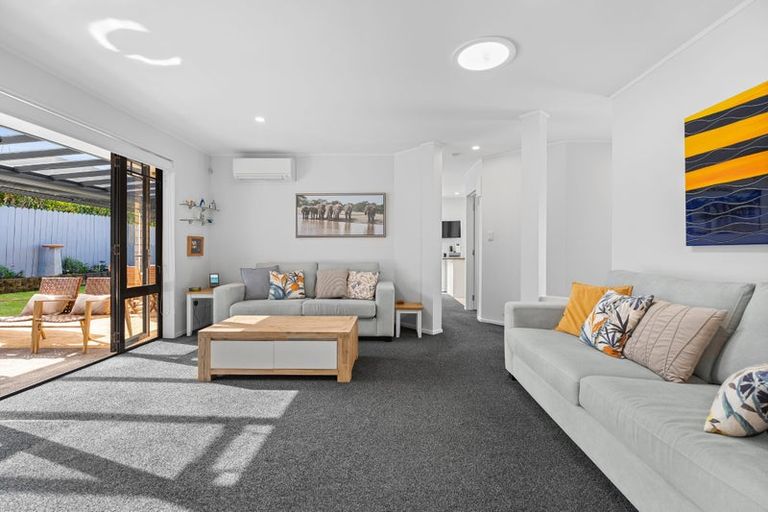 Photo of property in 108 Lakeside Drive, Orewa, 0931