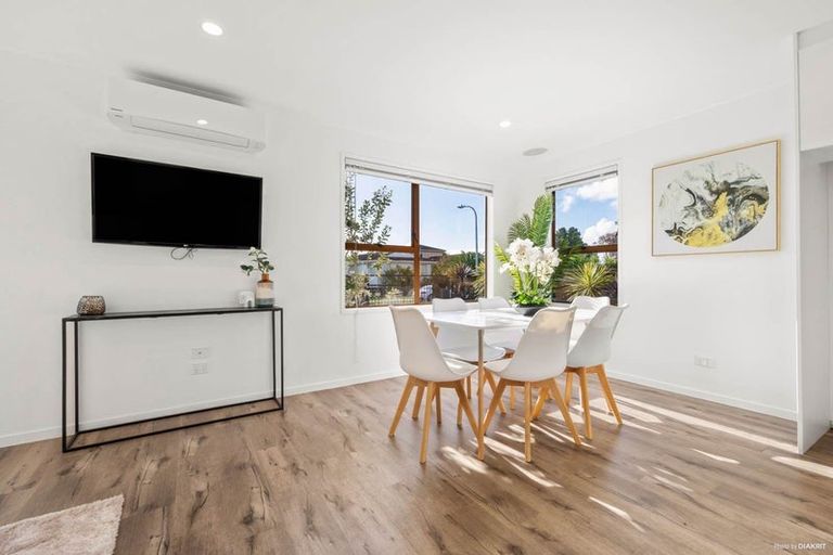 Photo of property in 7 Darren Crescent, Half Moon Bay, Auckland, 2012