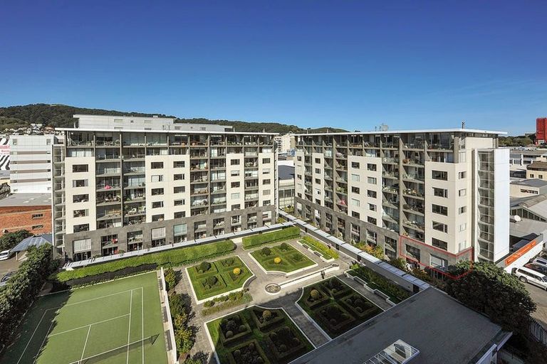 Photo of property in Sanctum Apartment, 10 Ebor Street, Te Aro, Wellington, 6011