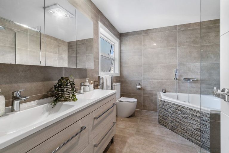 Photo of property in 73 Gribblehirst Road, Sandringham, Auckland, 1025