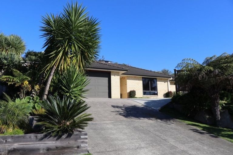Photo of property in 18 Waipuna Grove, Welcome Bay, Tauranga, 3112