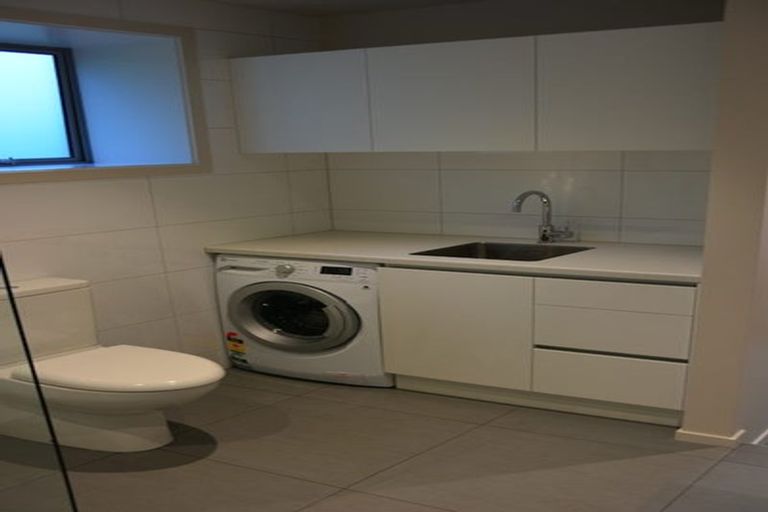 Photo of property in 1/220 Huatoki Street, Upper Vogeltown, New Plymouth, 4310