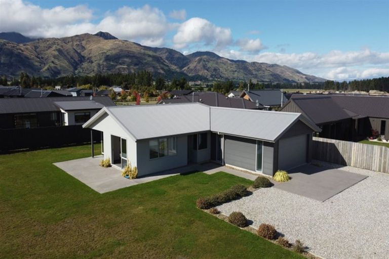 Photo of property in 18 Sentinel Drive, Lake Hawea, Wanaka, 9382