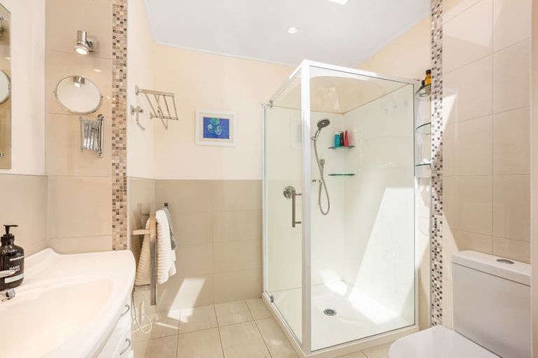 Photo of property in 45 Mana View Road, Paremata, Porirua, 5026