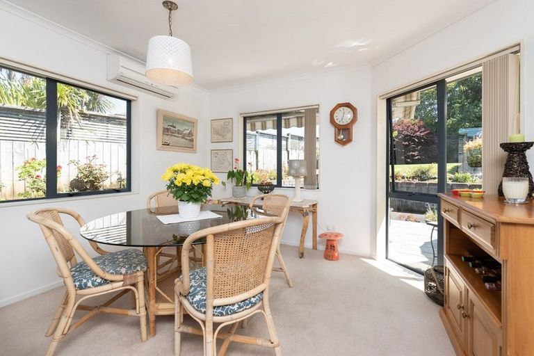 Photo of property in 11 Oakridge Drive, Kerikeri, 0230