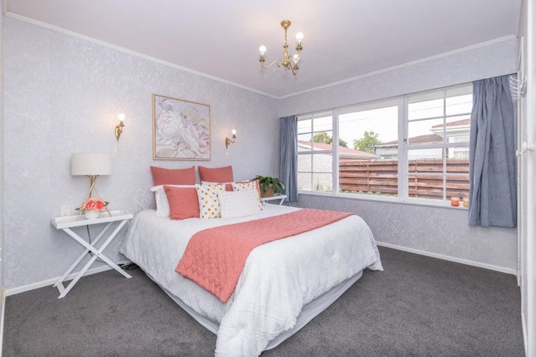 Photo of property in 24 Howell Avenue, Riverlea, Hamilton, 3216