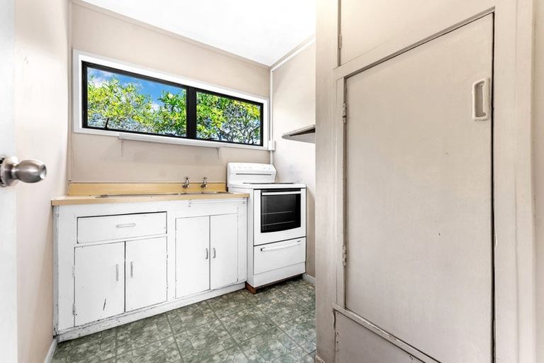 Photo of property in 12 Pisces Road, Glen Eden, Auckland, 0602