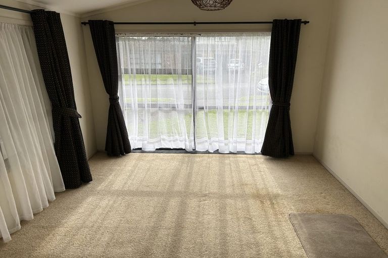 Photo of property in 18 Cornelian Crescent, Half Moon Bay, Auckland, 2012