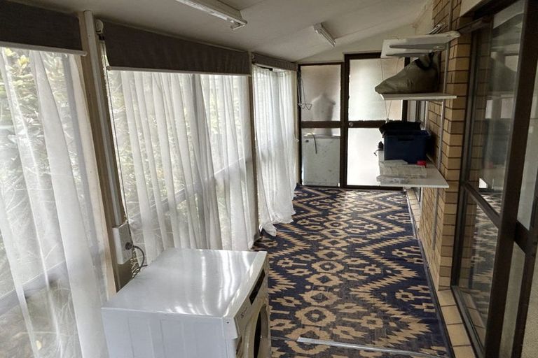 Photo of property in 18 Cornelian Crescent, Half Moon Bay, Auckland, 2012