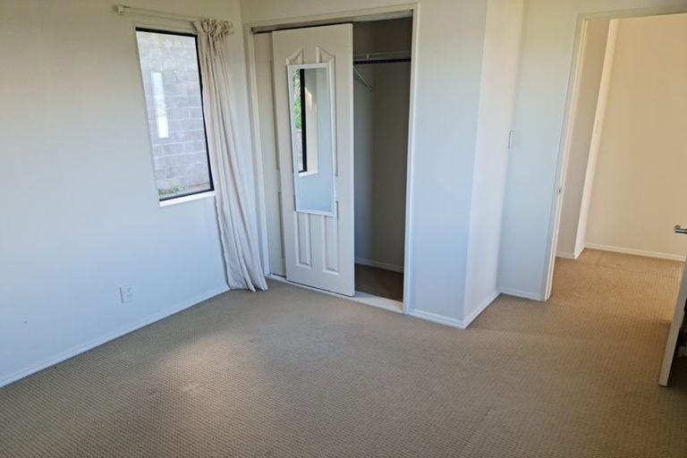 Photo of property in 140 Glanmire Road, Newlands, Wellington, 6037