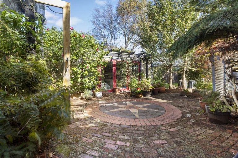 Photo of property in 102 Derwent Street, Island Bay, Wellington, 6023