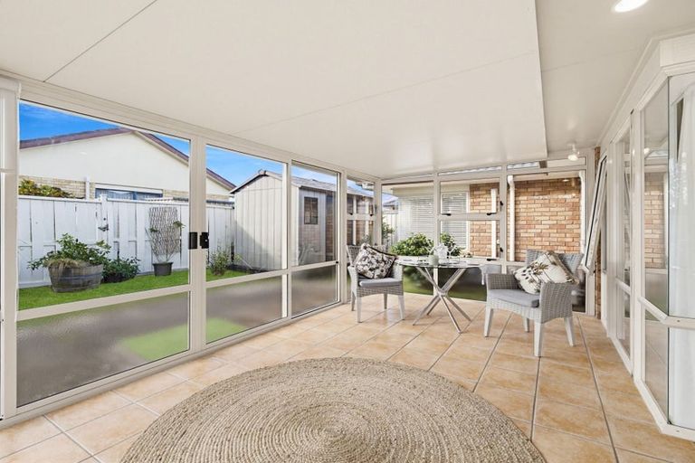 Photo of property in 79 Riverton Drive, Randwick Park, Auckland, 2105