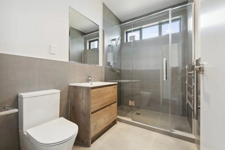 Photo of property in 60 Ramwall Place, Weymouth, Auckland, 2103