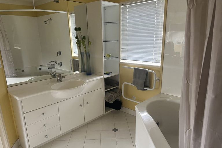 Photo of property in 48a Queens Road, Glen Avon, New Plymouth, 4312