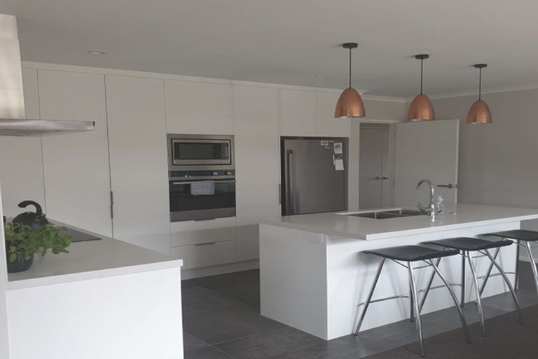 Photo of property in 5 O Ruamano Crescent, Pukekohe, 2120