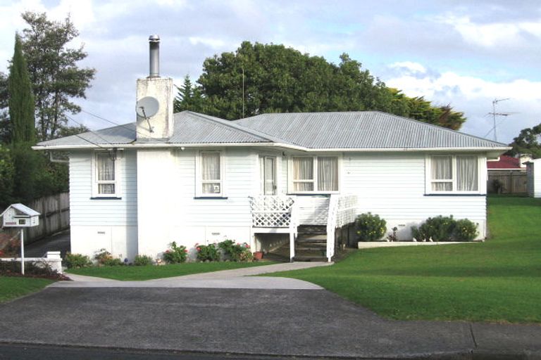 Photo of property in 33 Coniston Avenue, Te Atatu South, Auckland, 0610