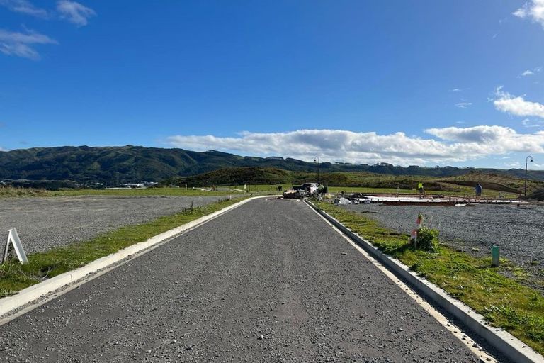 Photo of property in 7 Paul Adams Way, Aotea, 5024