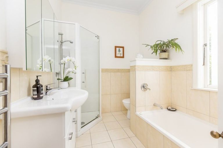 Photo of property in 8 Park Street, Thorndon, Wellington, 6011