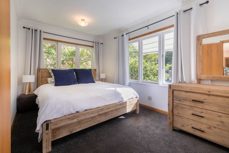 Photo of property in 31 Valley Road, Titirangi, Auckland, 0604