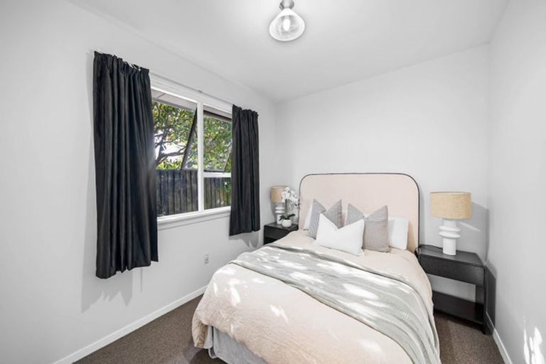 Photo of property in 64 Farquhars Road, Redwood, Christchurch, 8051