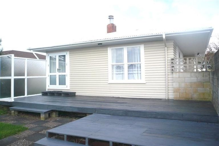 Photo of property in 34 Woodford Avenue, Henderson, Auckland, 0610
