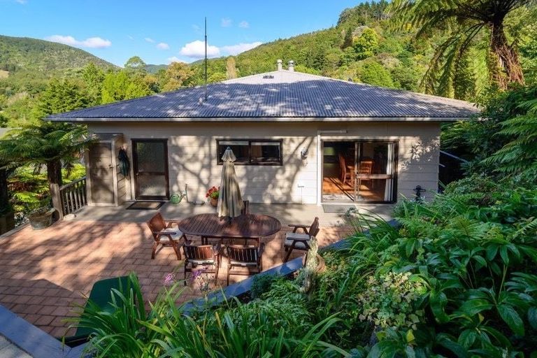 Photo of property in 5 Summit Road, Lake Okareka, Rotorua, 3076
