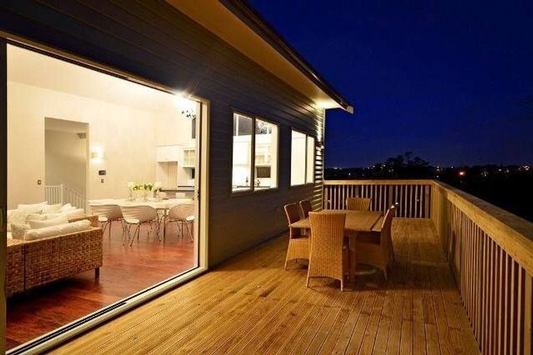Photo of property in 35 Namsan Close, Fairview Heights, Auckland, 0632