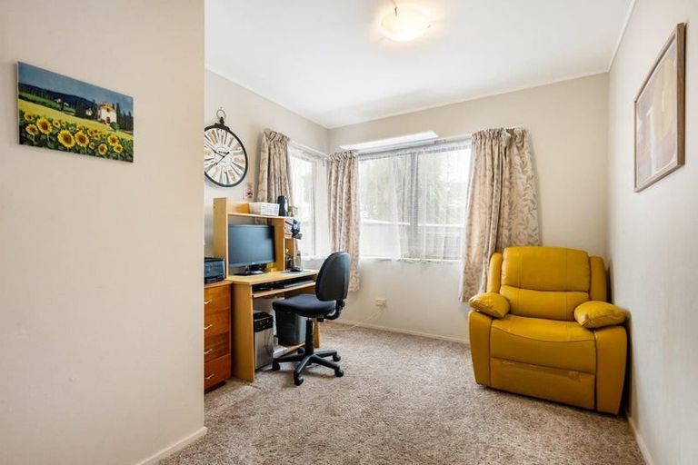 Photo of property in 8a Weiti Road, Orewa, 0931