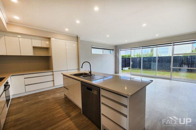 Photo of property in 29 Spotted Dove Road, Hobsonville, Auckland, 0616
