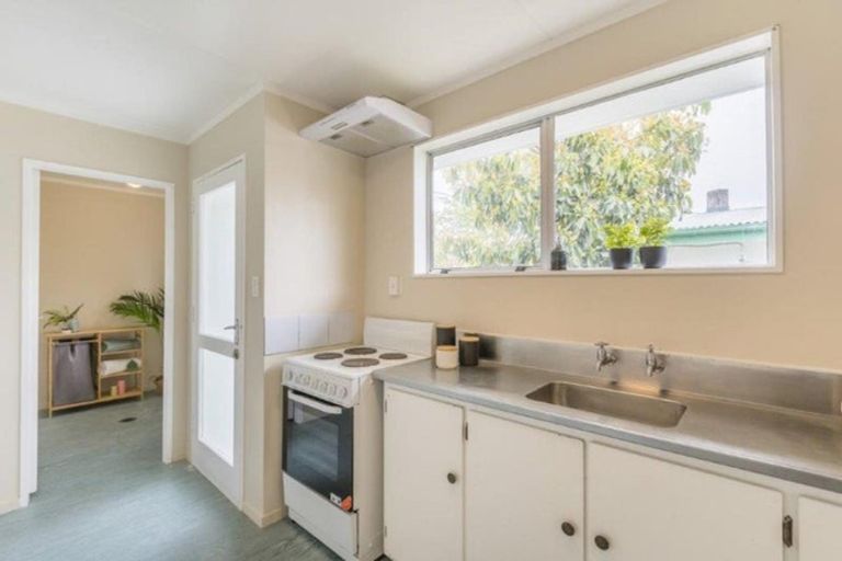 Photo of property in 37 Parakai Street, Paraparaumu, 5032