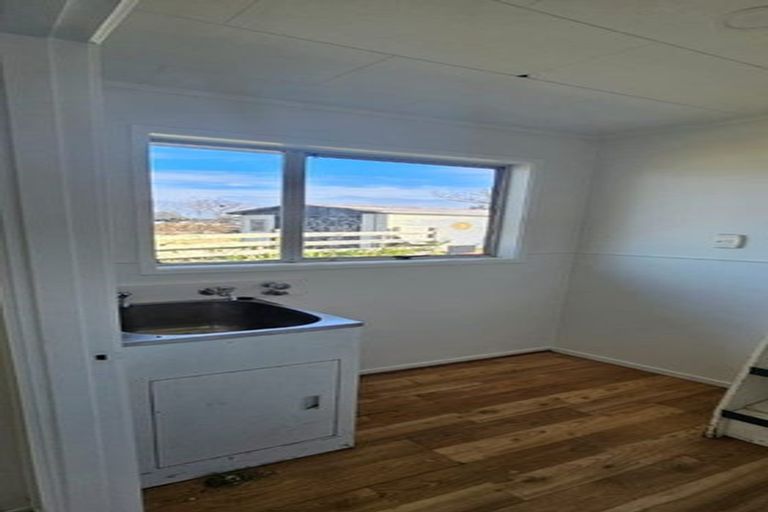 Photo of property in 2 Tuna Place, Manurewa, Auckland, 2102